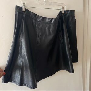 Faux leather circle mini skirt